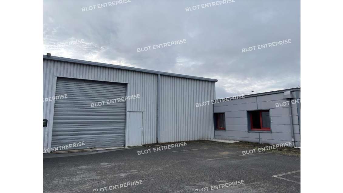 A louer locaux d'activités 350m² à Couëron