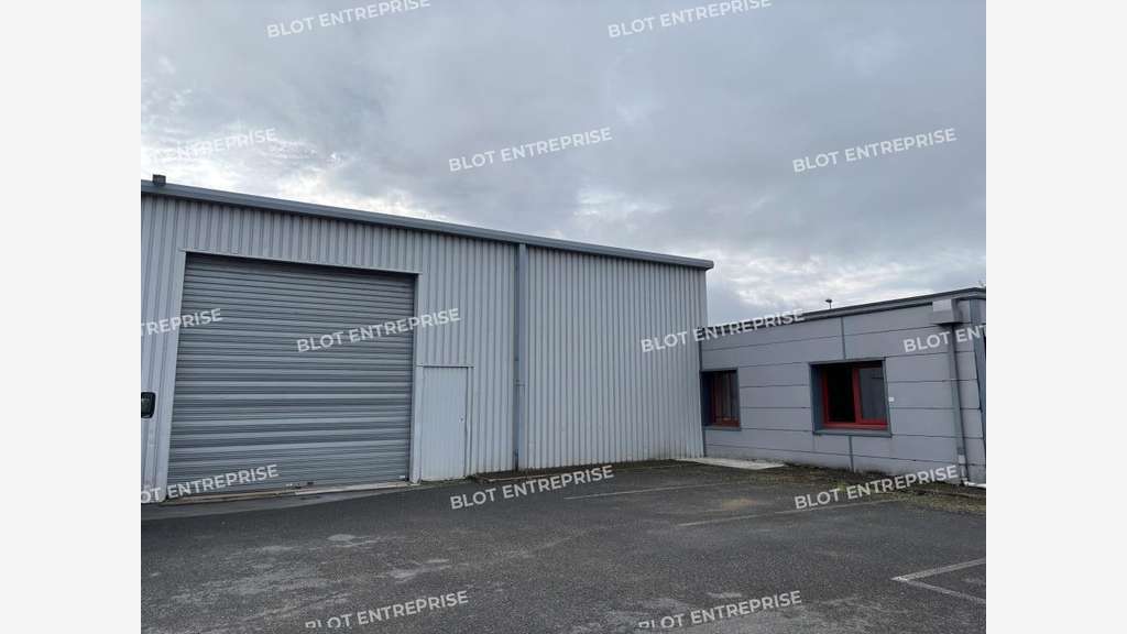 A louer locaux d'activités 350m² à Couëron