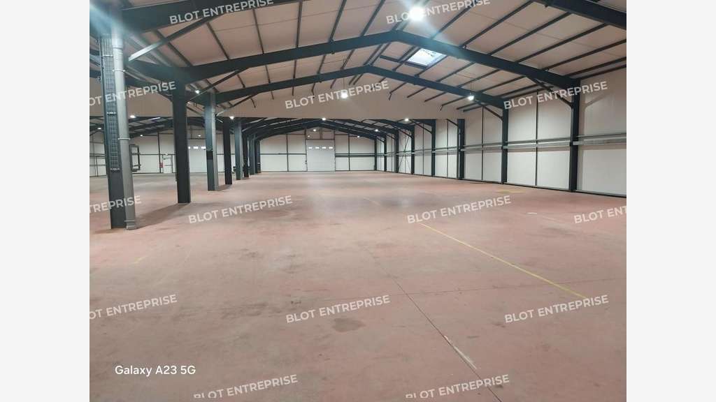 A louer local d'activités 2620m² à Couëron