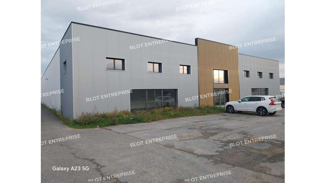 A louer local d'activités 2620m² à Couëron