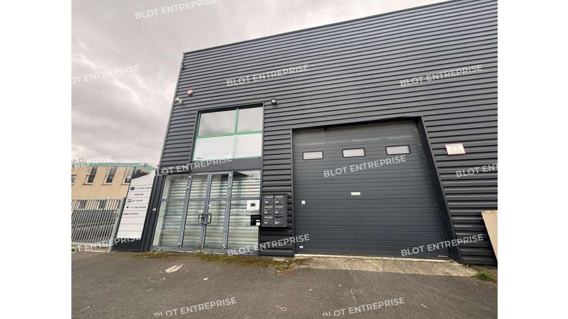 A louer locaux d'activités 300m² à Couëron