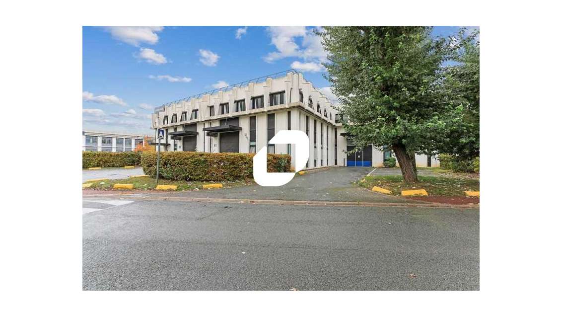 A louer Local d'activité 678m² Evry courcouronnes