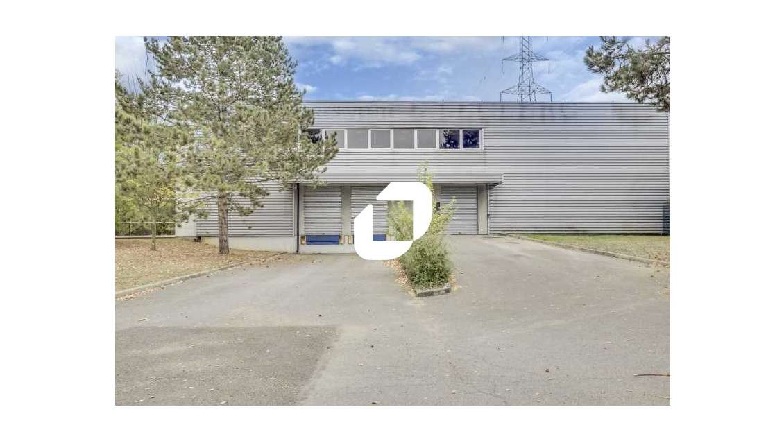 A louer Local d'activité 2400m² Evry courcouronnes