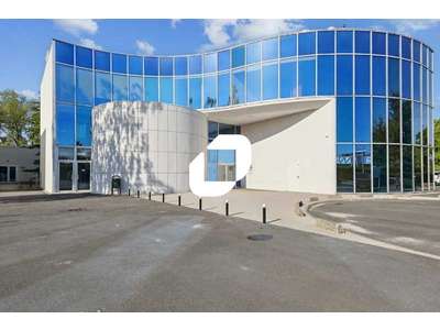 Location Locaux d'activités - Entrepôts à Courcouronnes