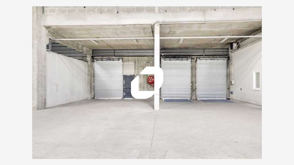 A louer Local d'activité 2400m² Evry courcouronnes
