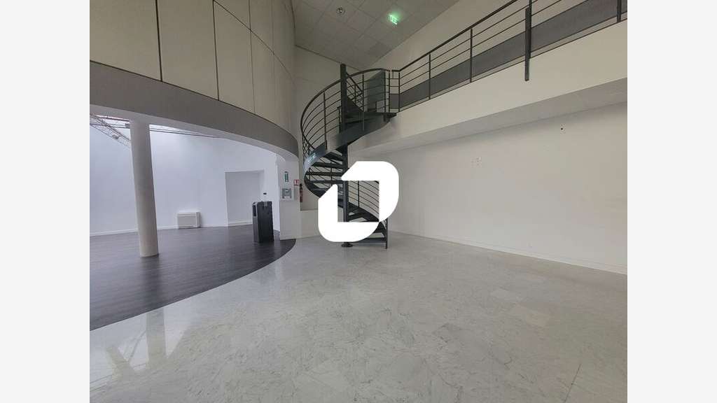 A louer Local d'activité 405m² Evry courcouronnes