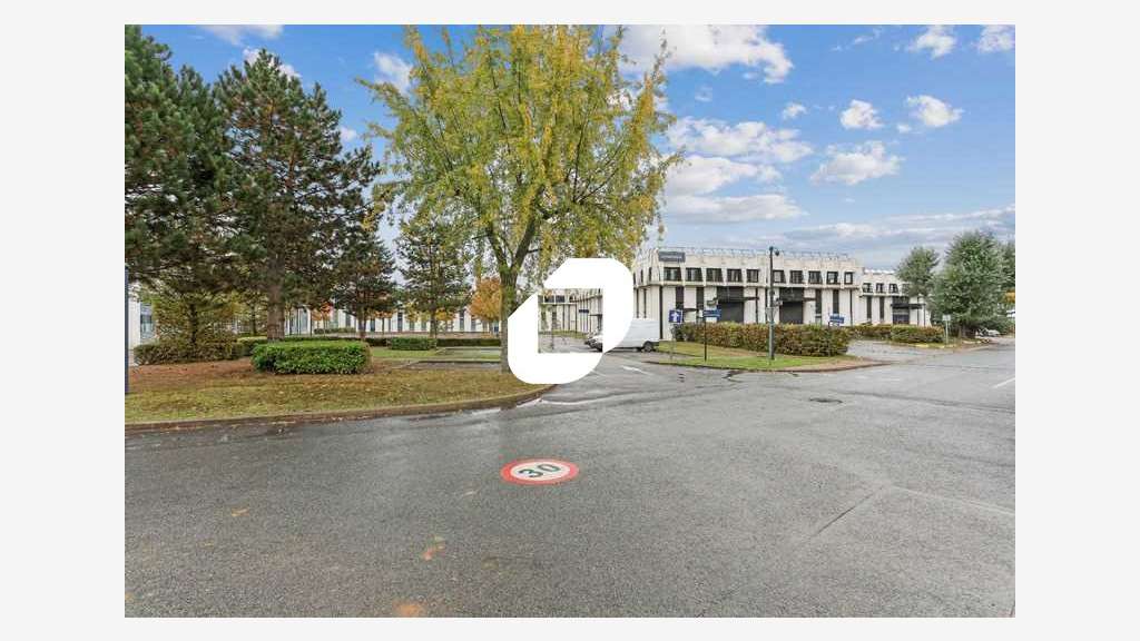 A louer Local d'activité 678m² Evry courcouronnes