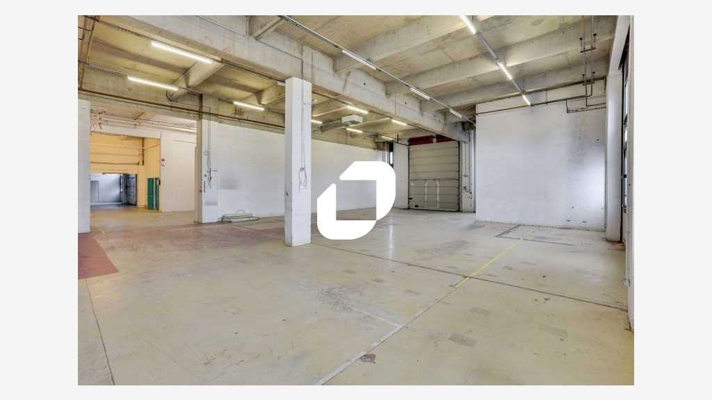 A louer Local d'activité 678m² Evry courcouronnes