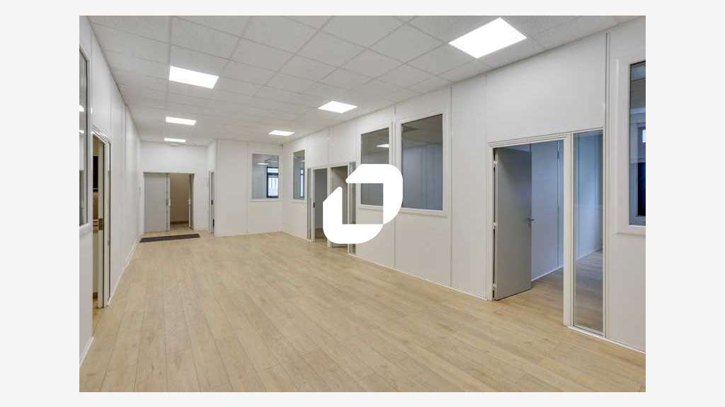 A louer Local d'activité 678m² Evry courcouronnes