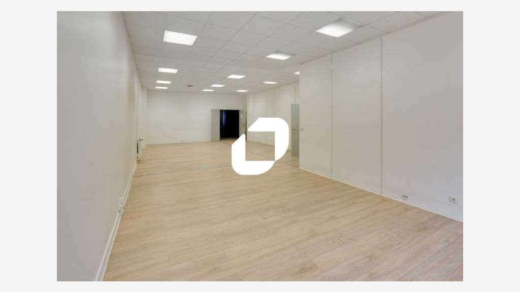A louer Local d'activité 678m² Evry courcouronnes