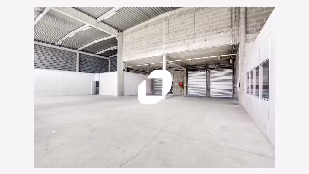 A louer Local d'activité 2400m² Evry courcouronnes