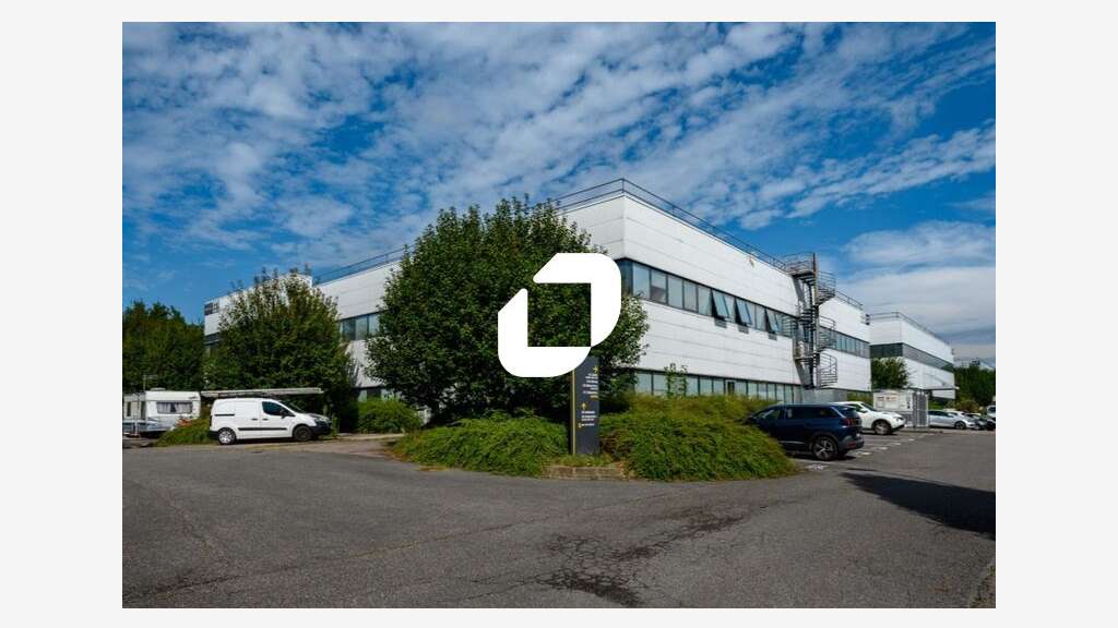 A louer Local d'activité 1241m² Cergy