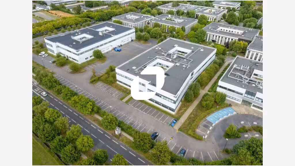 A louer Local d'activité 1241m² Cergy