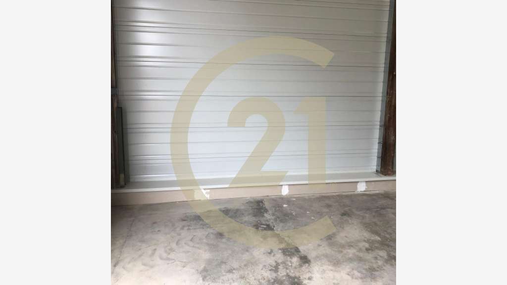 Bâtiment de stockage 150m² à louer à Courlaoux