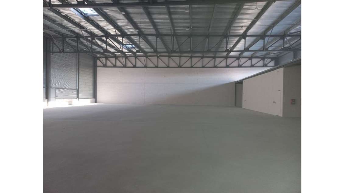 Locaux neufs 1680m² à louer à Cournon-d'Auvergne