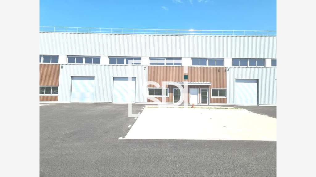 Entrepôt à louer proche A75 à Cournon d'Auvergne