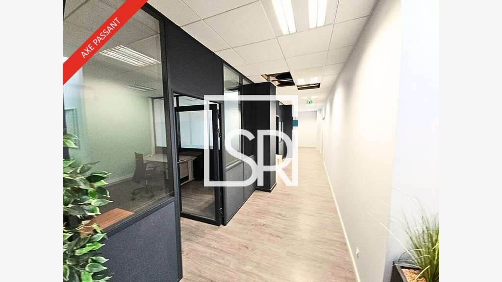 Loue local d'activité 1072m² à Cournon-d'Auvergne