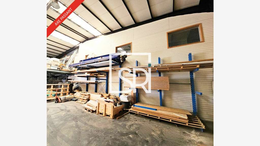 Loue local d'activité 1072m² à Cournon-d'Auvergne