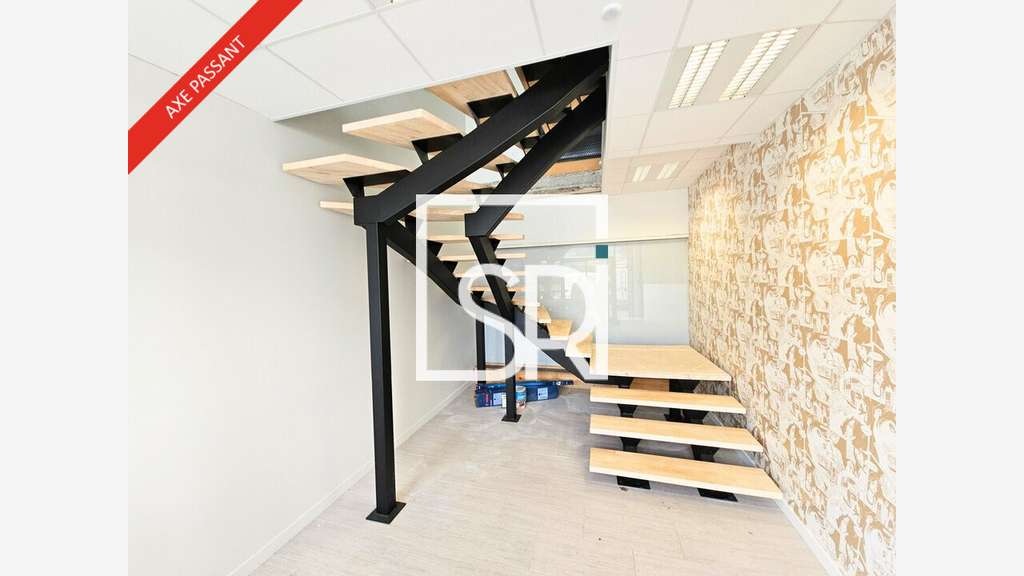 Loue local d'activité 1072m² à Cournon-d'Auvergne