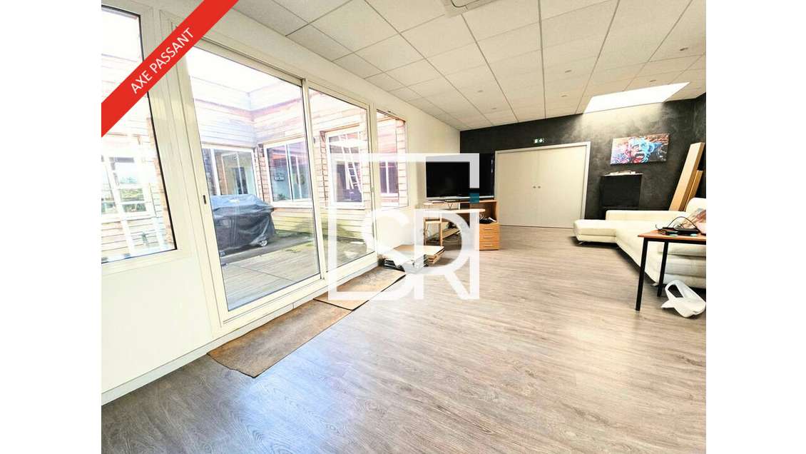 Loue local d'activité 1072m² à Cournon-d'Auvergne