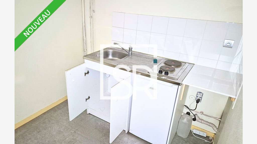 A louer local activité 238m² Cournon-d'Auvergne ZI