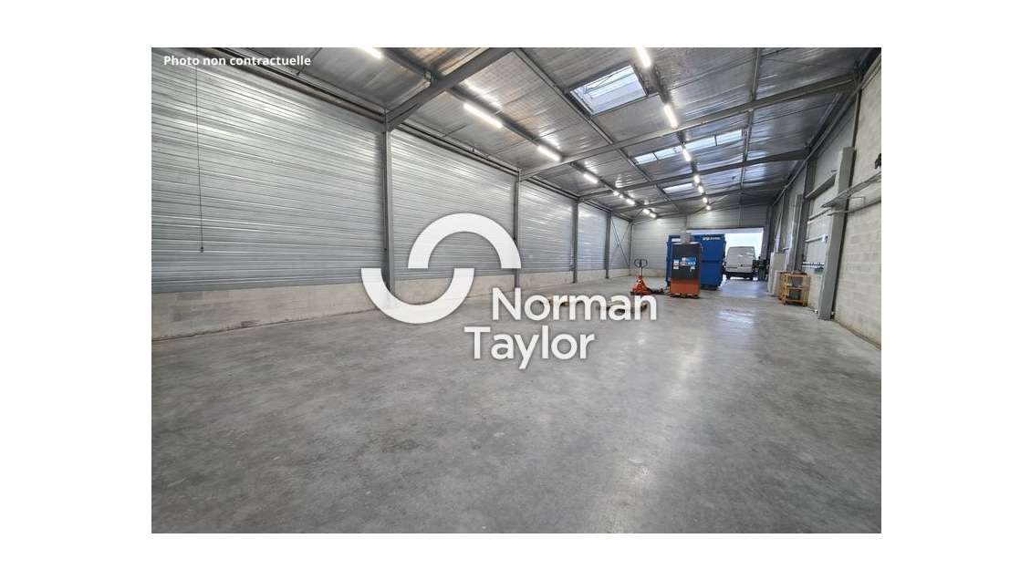 Local d'activité 390m² à louer à Montpellier Ouest