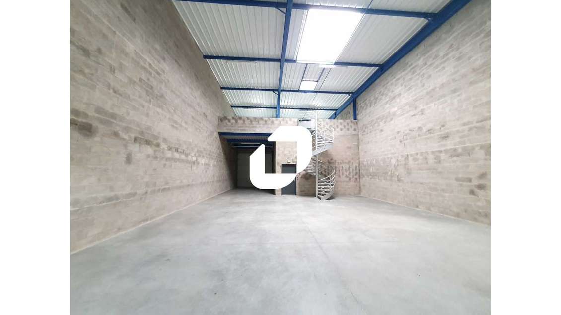 A louer Local d'activité 240m² Courtry