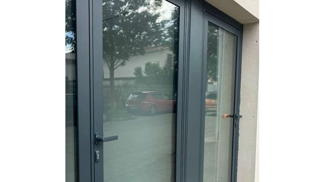 Local professionnel 70m² à louer Craponne centre