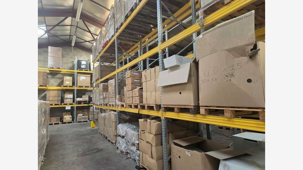 Entrepôt de 600m² à louer en ZA de Craponne