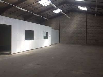 Entrepôt de 600m² à louer en ZA de Craponne