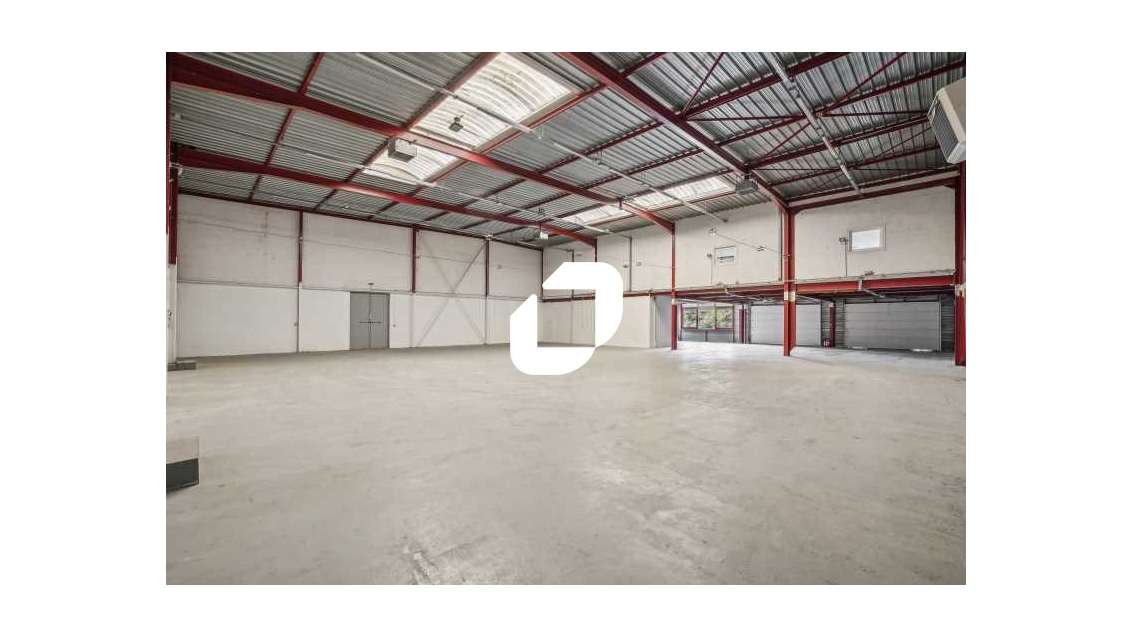 A louer Local d'activité 1450m² Creteil