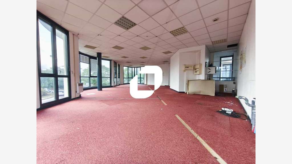 A louer Local d'activité 360m² Creteil