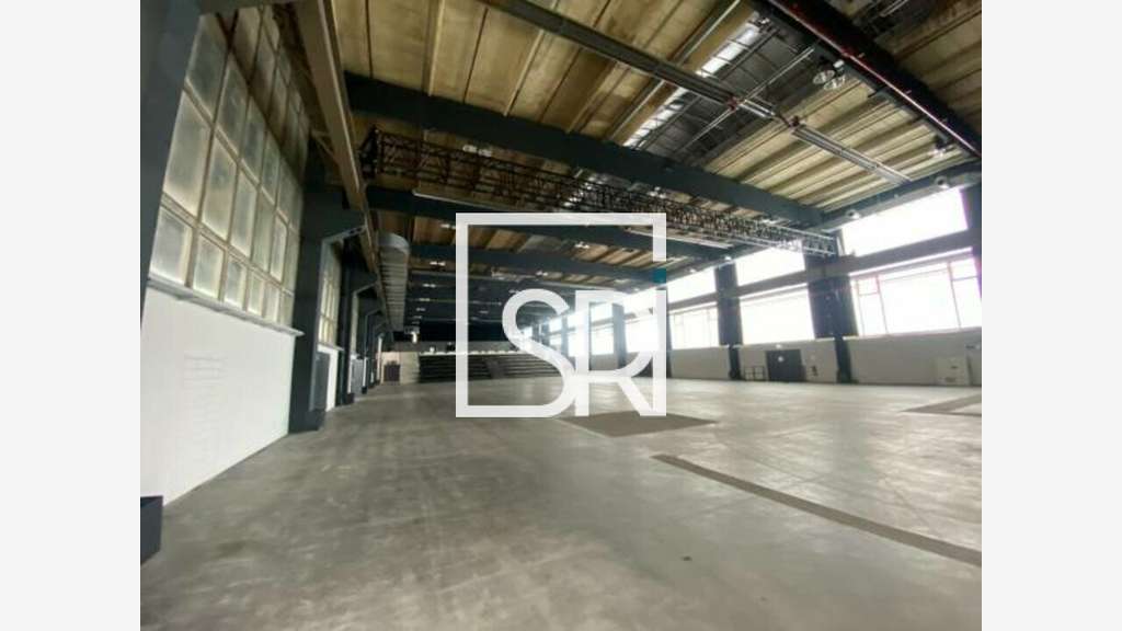 Location entrepôt 227m² à Creuzier-le-Vieux