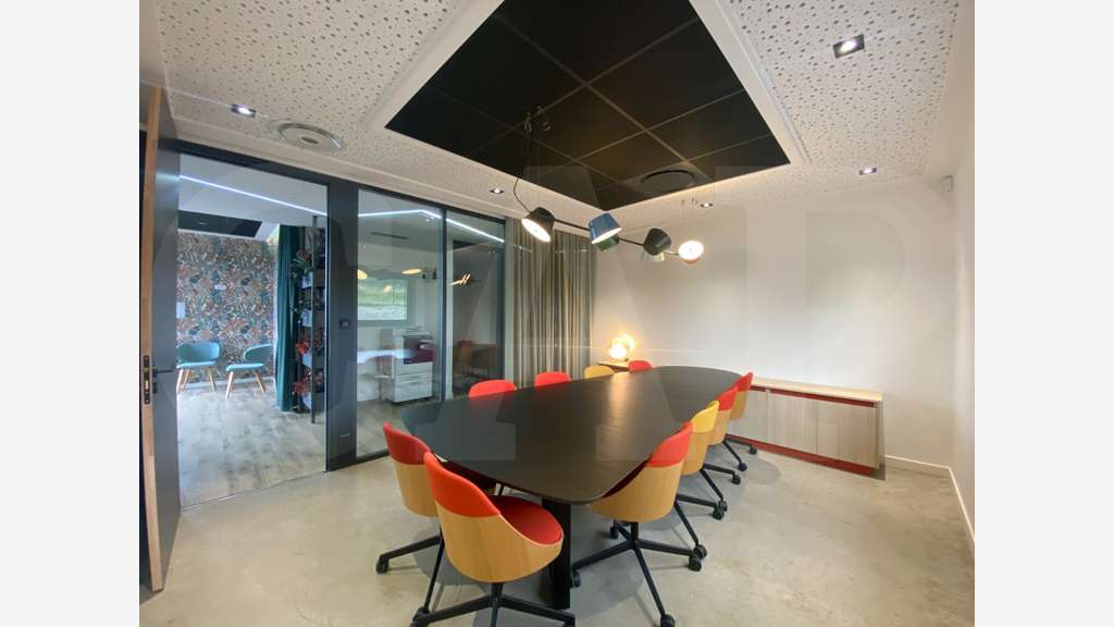 Location bâtiment 640m² à Crevin
