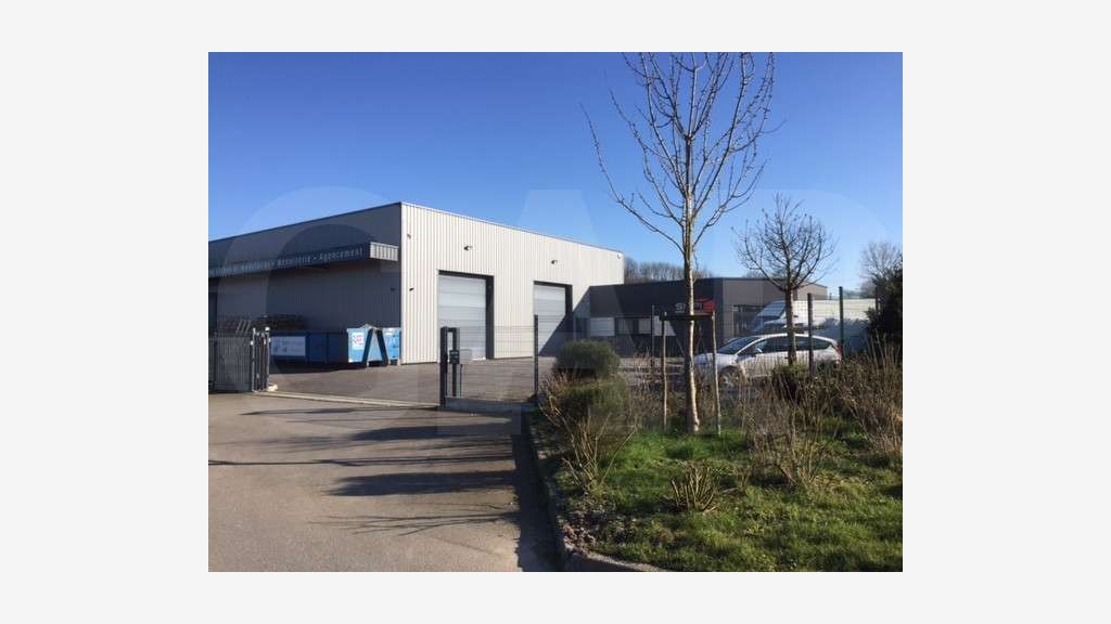 Location bâtiment 640m² à Crevin