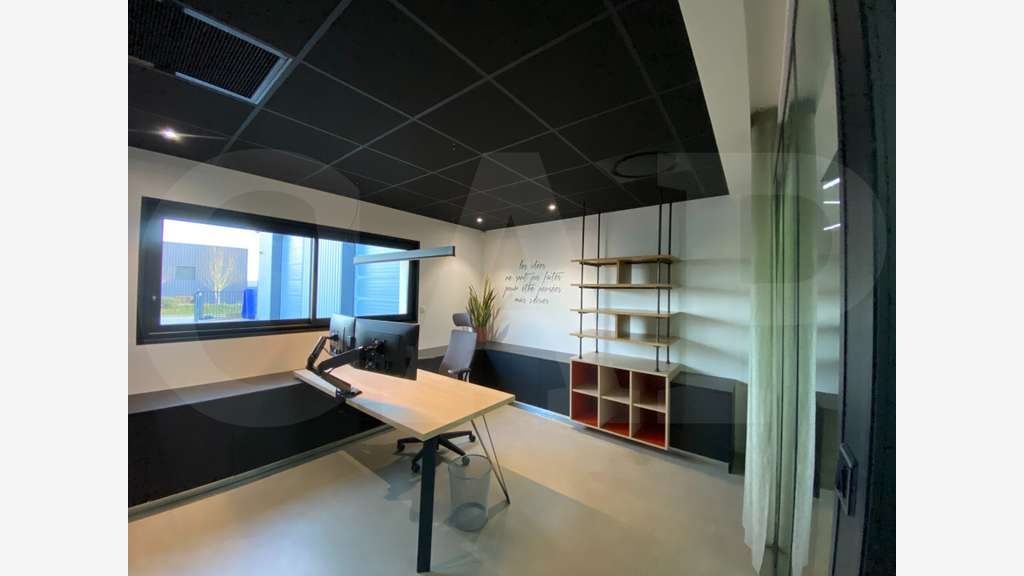 Location bâtiment 640m² à Crevin