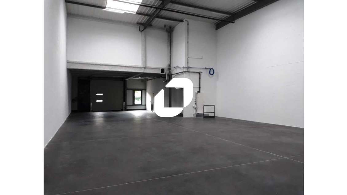 A louer Local d'activité 387m² Croissy beaubourg