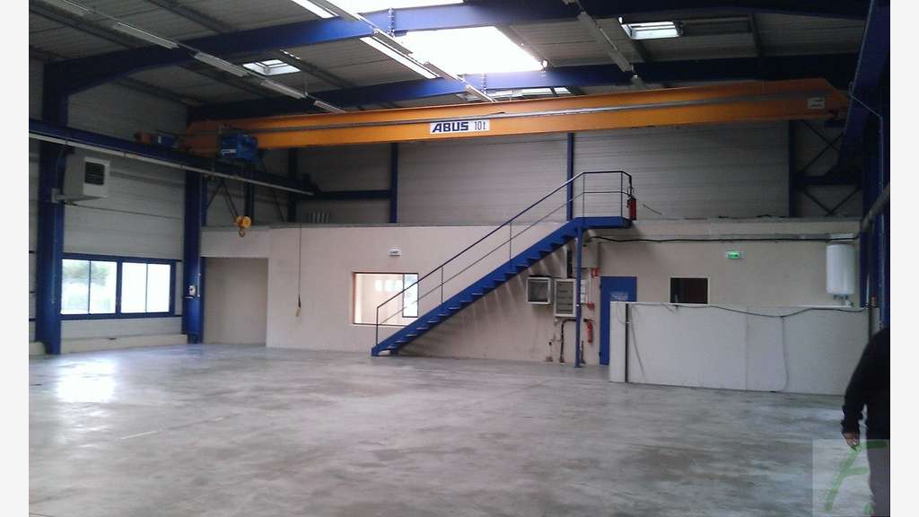 Location local activités 600m² empl strat Crolles