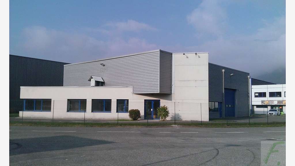 Location local activités 600m² empl strat Crolles