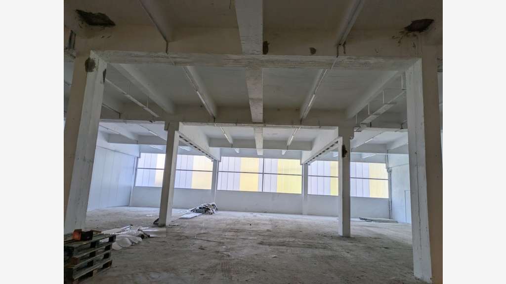 Locaux industriels de 300m² à louer à Froges (38)