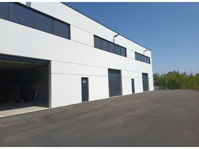 Location Locaux d'activités - Entrepôts à Cuers