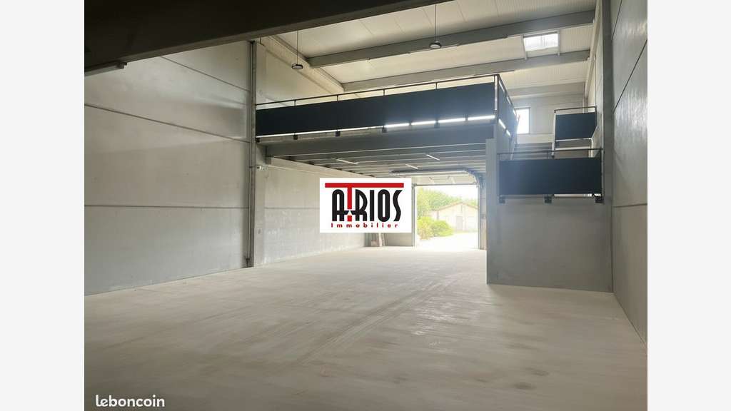 A louer entrepôt 281m² zone des Bousquets Cuers
