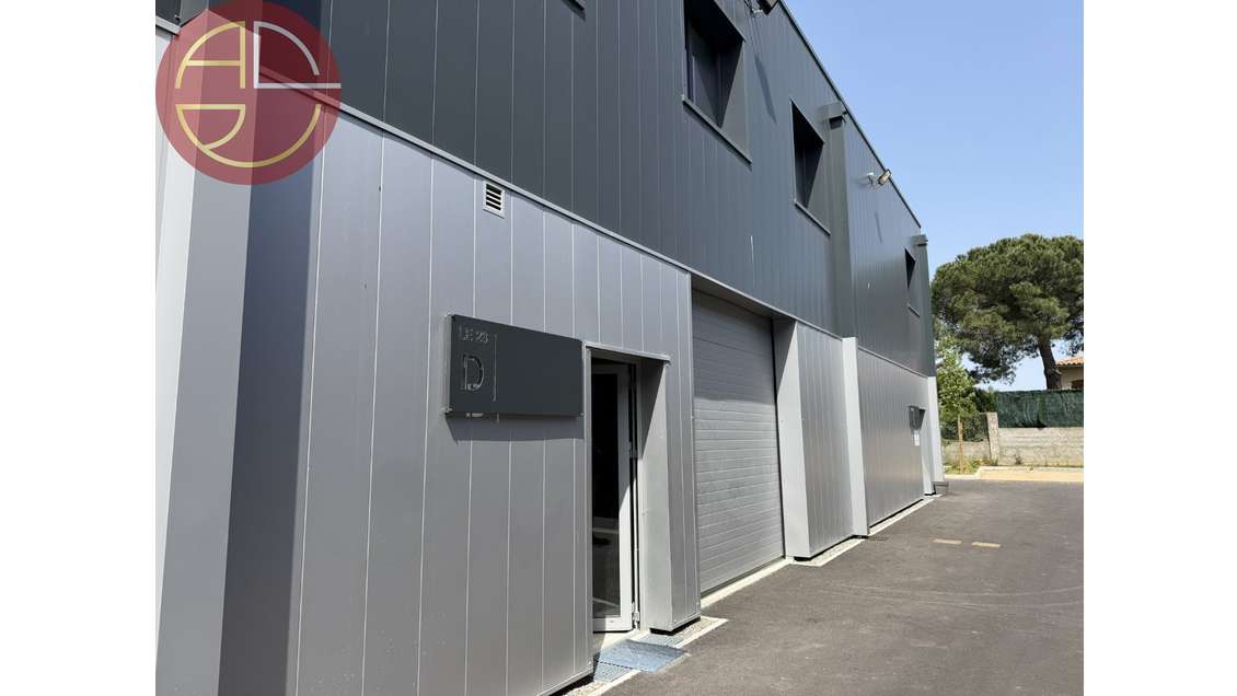 Location entrepôt bureaux de 265m² à Cugnaux