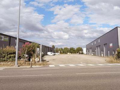 A louer cellules d'activité 200 à 600m² à Damazan