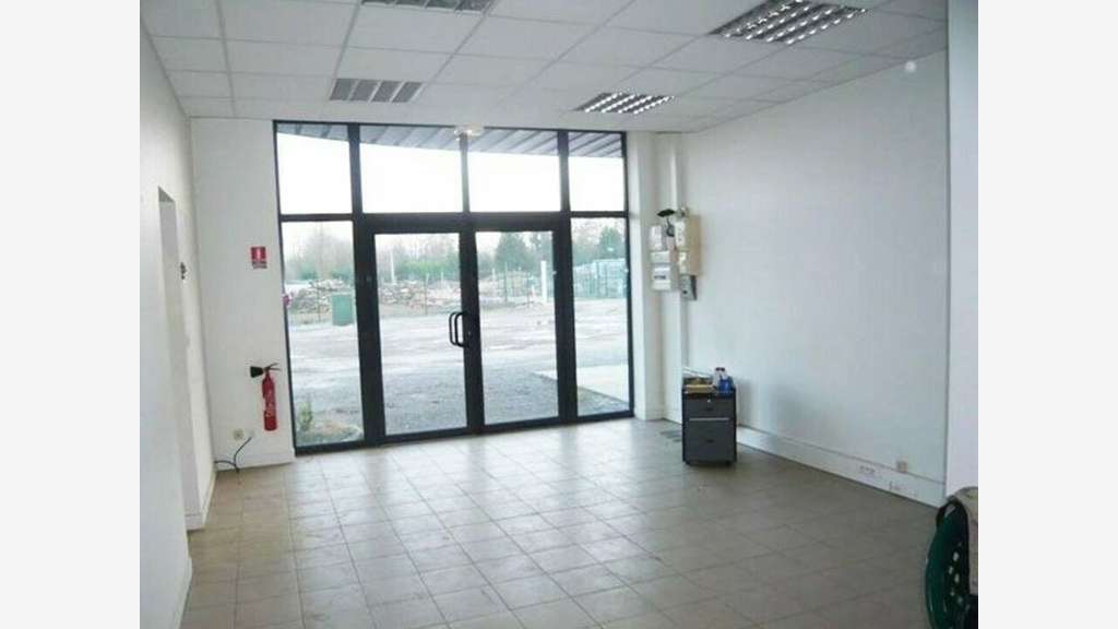 Local d'activité de 195m² à louer à Damigny (61)