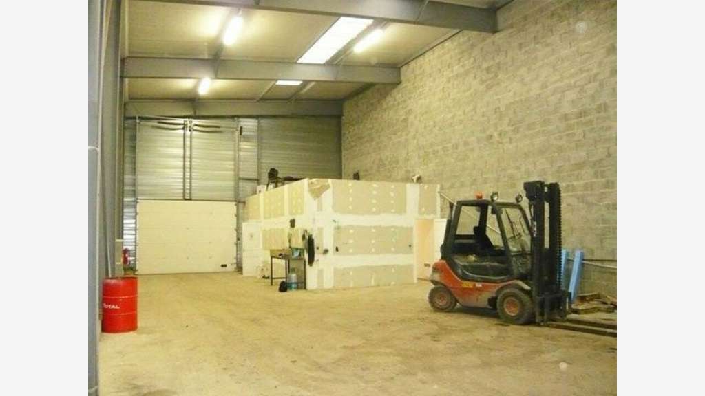 Local d'activité de 195m² à louer à Damigny (61)