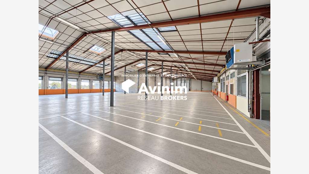 LOCATION ENTREPOTS 1000 A 3000 M2