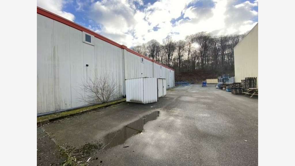 Local d'activité de 3000m² à louer à Danjoutin