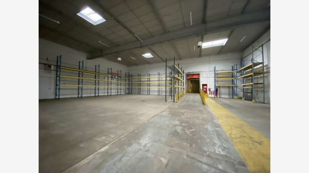 Local d'activité de 3000m² à louer à Danjoutin
