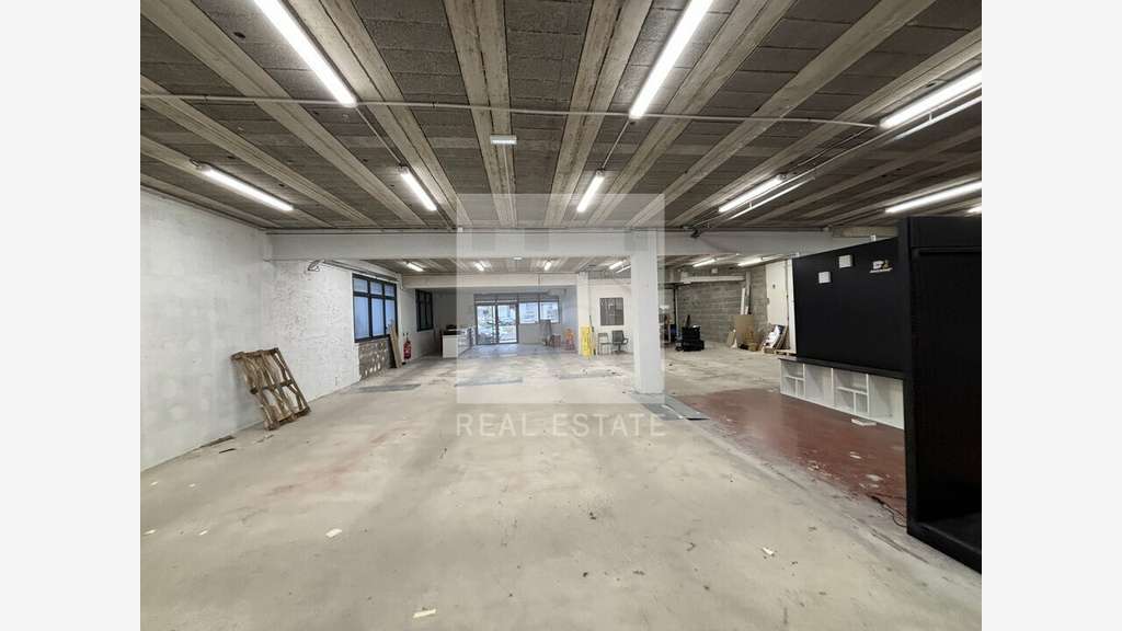 A louer locaux d'activité de 856m² à Dardilly